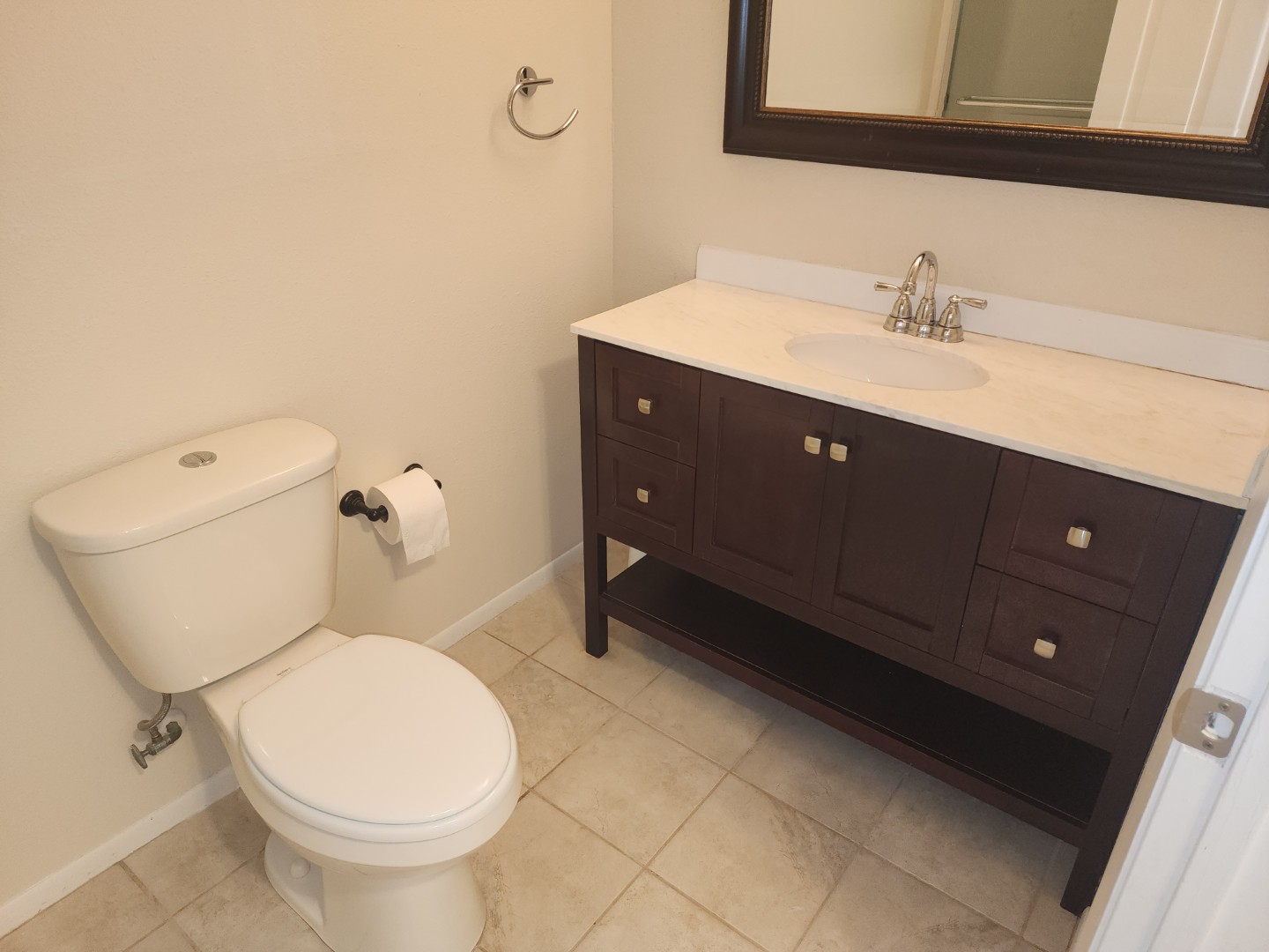 140-main bedroom ensuite bathroom 1